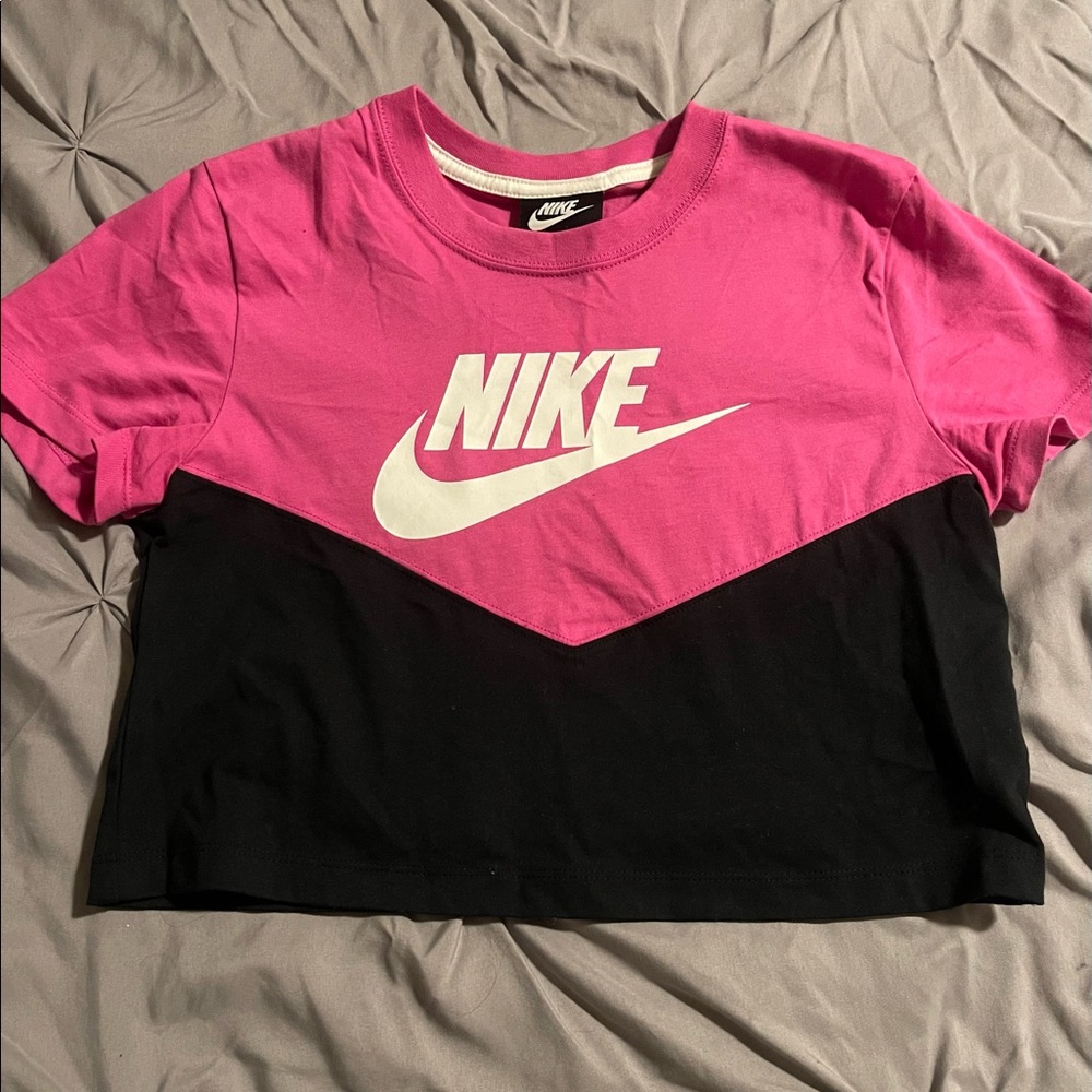 Nike Cropped Tee